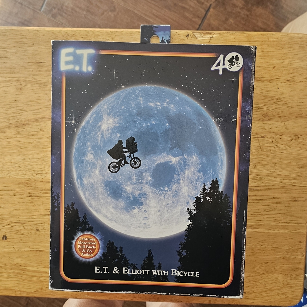 E.T. & Elliott with Bicycle  40th Anniversary On Bicycle Figure Brand New.